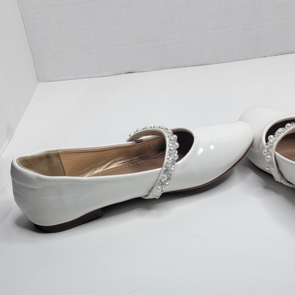 Elegant White Kids Shoes with Pearl Strap - Picture 7 of 12